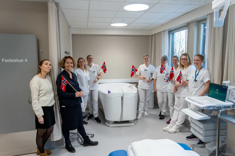 jublende ansatte påføden på Bærum sykehus