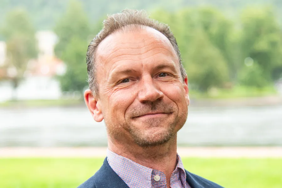 En mann med skjegg